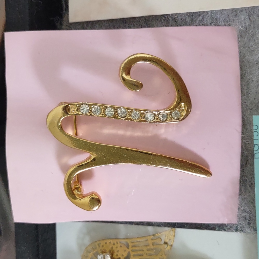 Goldtone Fancy Initial N Sparkling Brooch